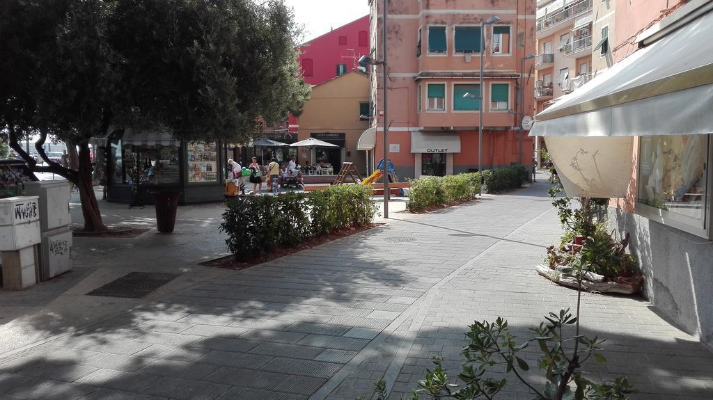 Case Vacanze Borgo Marina Imperia Exterior foto