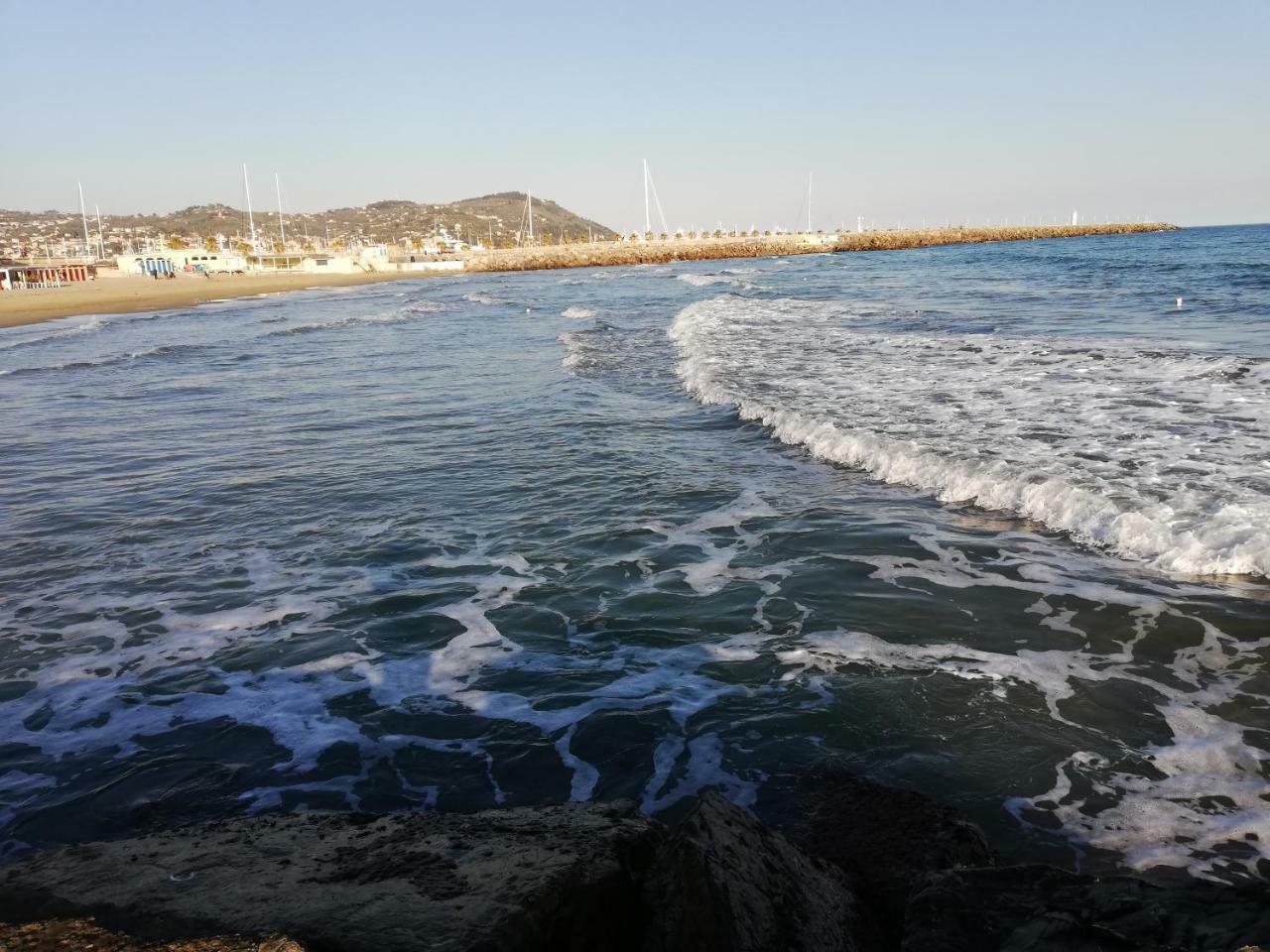 Case Vacanze Borgo Marina Imperia Exterior foto